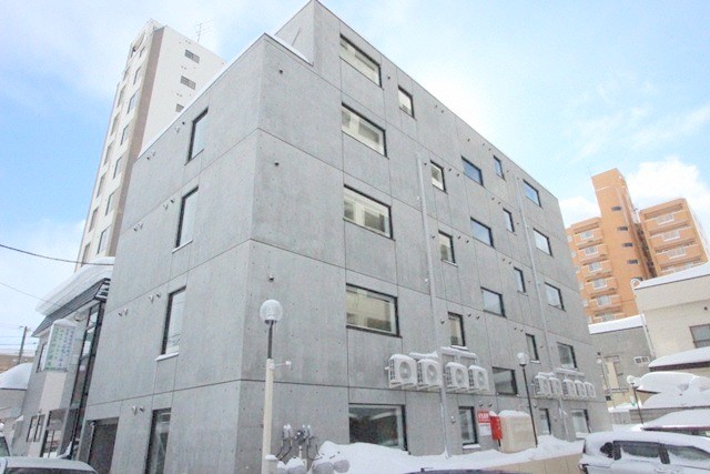 建物外観　エアコン完備の人気のデザイナーズマンションです♪