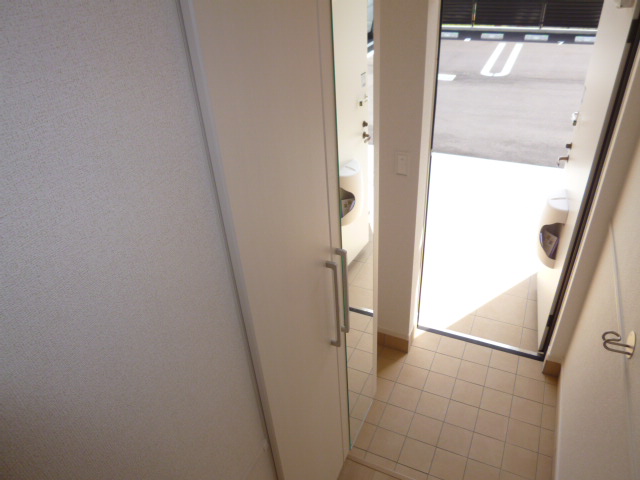 玄関　イメージパース