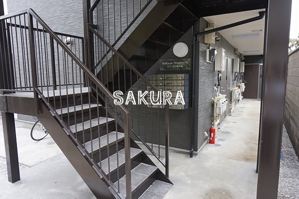 エントランス　お洒落な建物デザイン♪