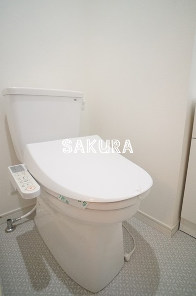 トイレ　嬉しい温水洗浄便座♪