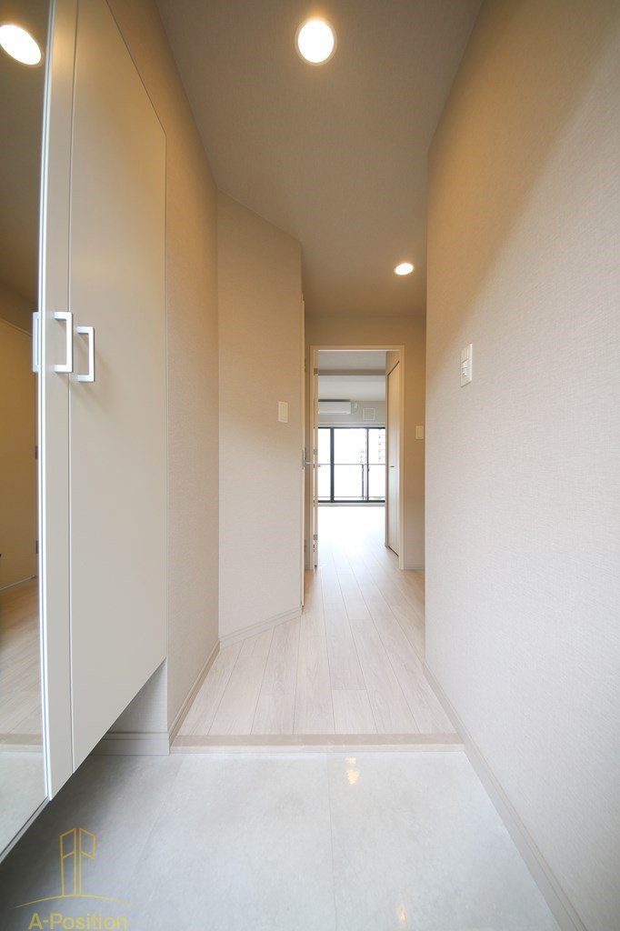 玄関　ラグレース福島