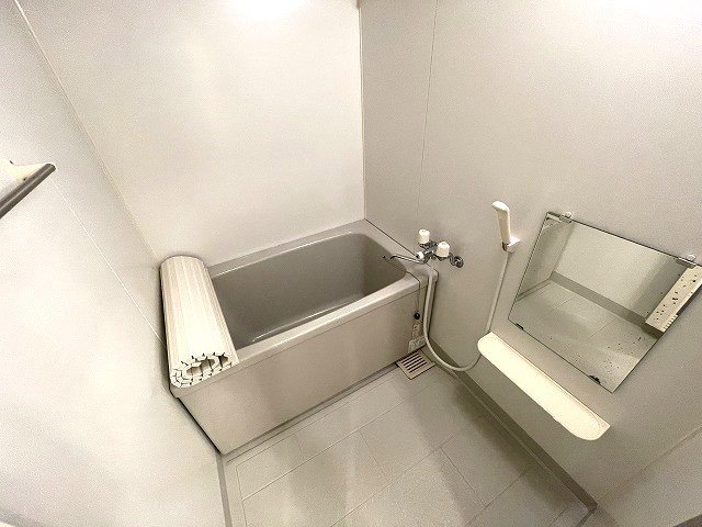 バス・シャワールーム　同マンション別部屋