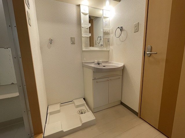 洗面設備　同マンション別部屋