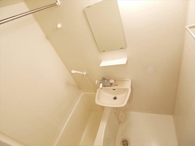 バス・シャワールーム　ゆったり過ごせるお風呂です