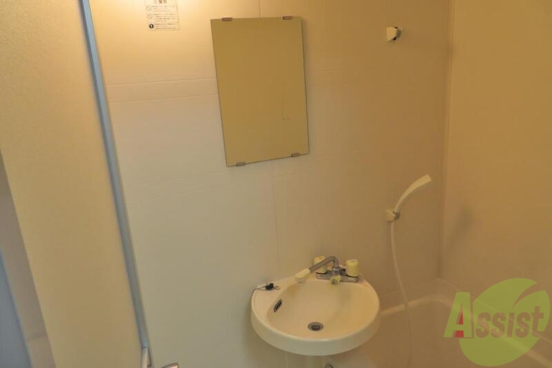 洗面設備　洗面台で毎日歯磨きをして下さいね。