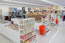 コンビニ　コンビニエンスストア（コンビニ）まで450m