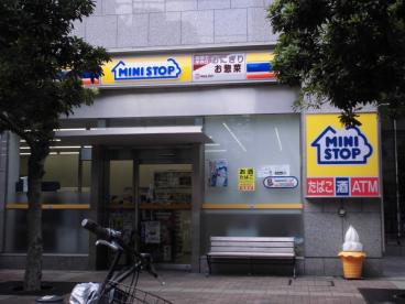 コンビニ　ミニストップ新宿花園通り店（コンビニ）まで0m