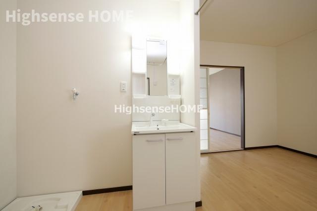 洗面設備　コンパクトで使いやすい洗面所