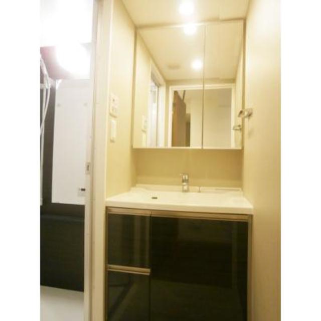 洗面設備　※写真は同タイプ住戸です。