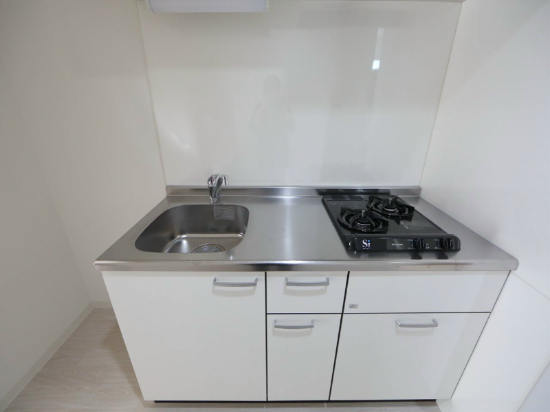 キッチン　システムキッチン（ガス2口）冷蔵庫・レンジ等ご用意できます