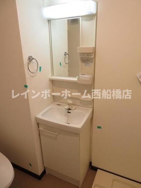 洗面設備　※別部屋参考写真です。