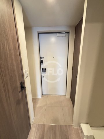 玄関　コンフォリア・リヴ本町WEST Q　玄関