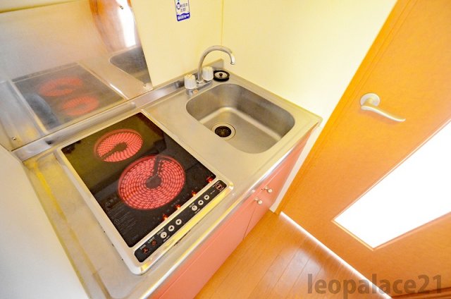 キッチン　設備・仕様は号室により異なる為、 現況を優先致します。