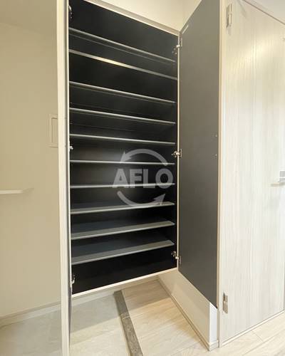 収納　スプランディッド難波III　シューズBOX