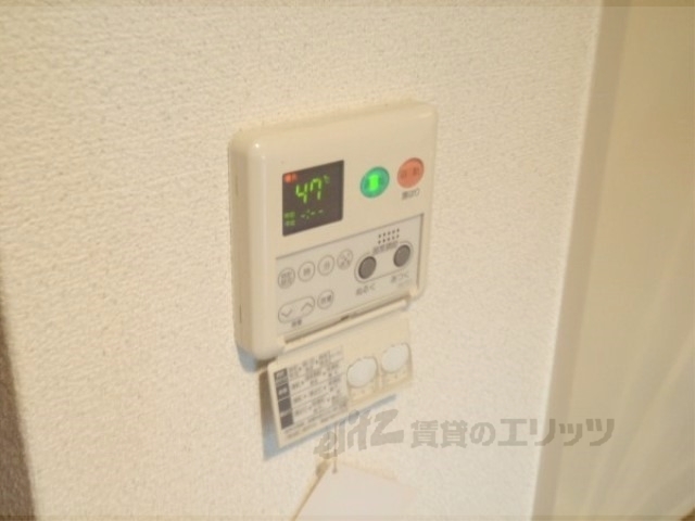 その他設備　給湯器リモコン