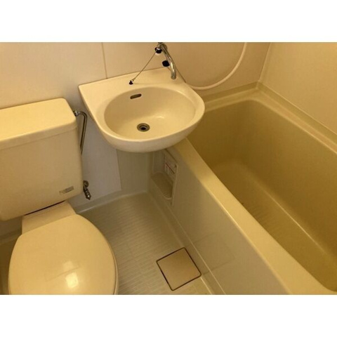 トイレ　浴室内にトイレがあります♪