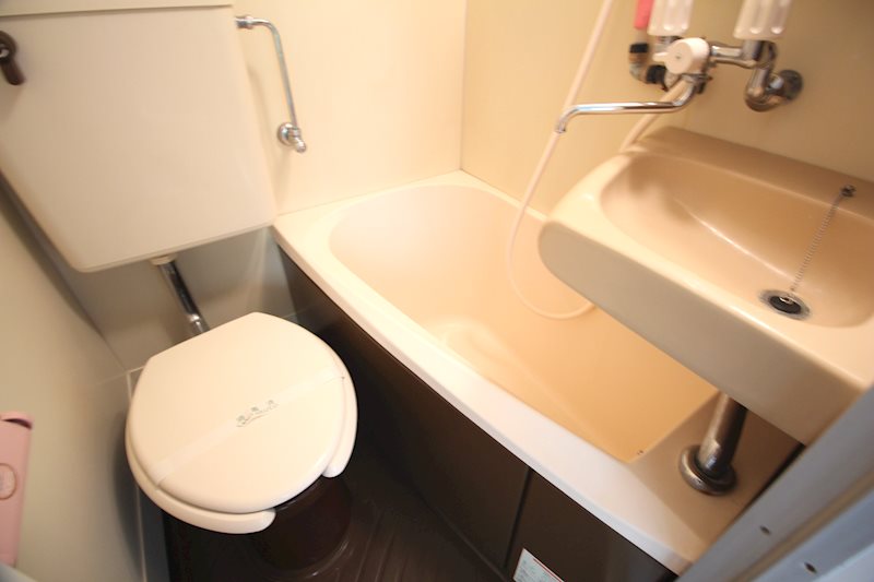 トイレ　別号室の参考写真です