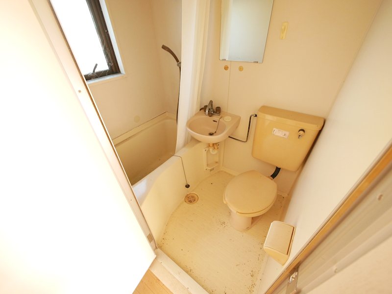 バス・シャワールーム　シャワー