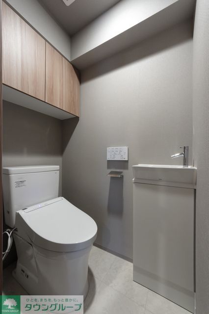 トイレ　※写真は同タイプ住戸です。