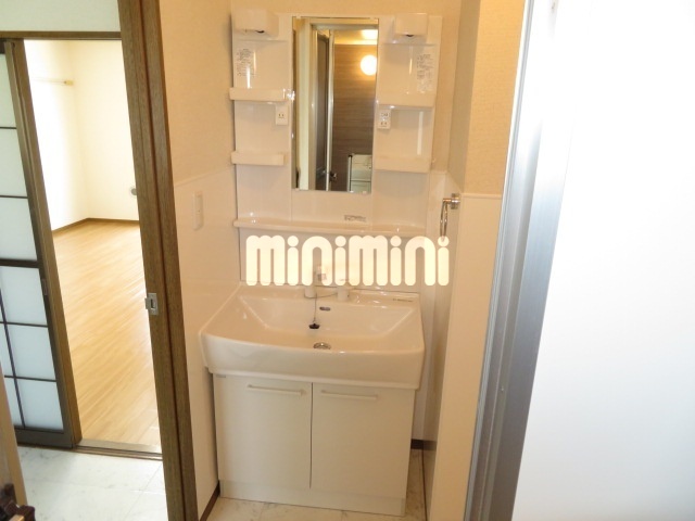 洗面設備　※写真は同物件の反転タイプ