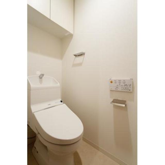 トイレ　※写真は同タイプ住戸です。