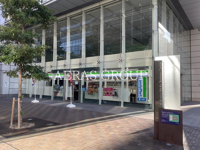 コンビニ　ファミリーマート 関内桜通り店（コンビニ）まで181m