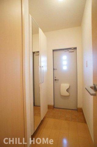 玄関　当社、チルホームのHPもご覧ください(^^)/物件情報多数♪