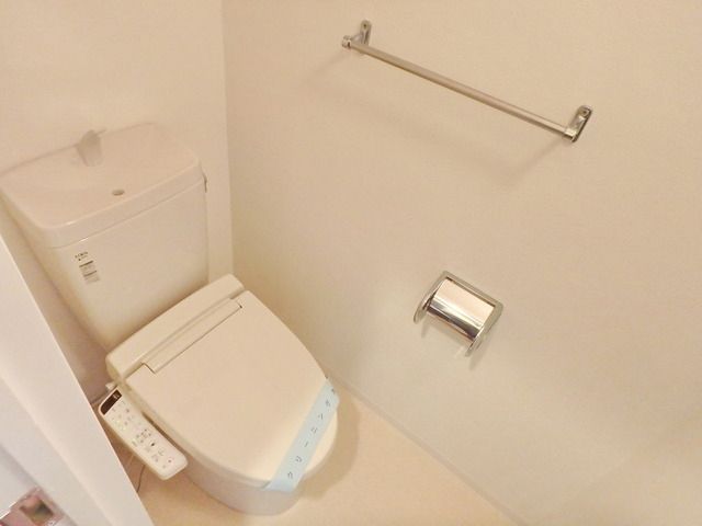 トイレ　★シャワートイレ★