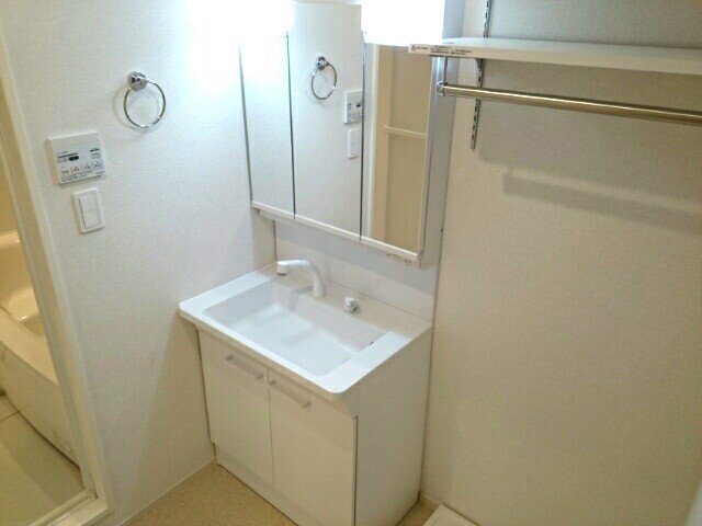 洗面設備　広い洗面スペース