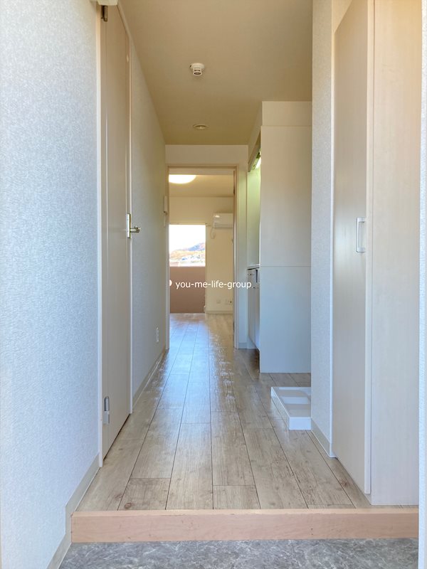 玄関　※参考写真