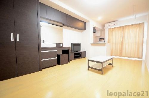 居室・リビング　明るく広々とした快適なお部屋