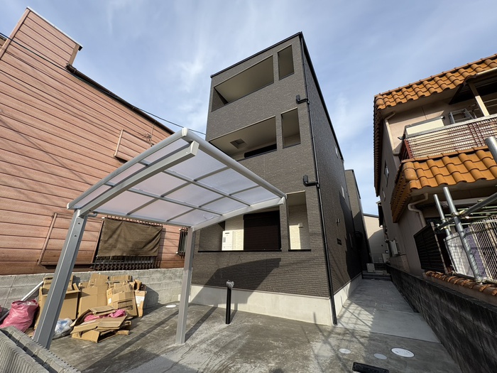 建物外観　建築中