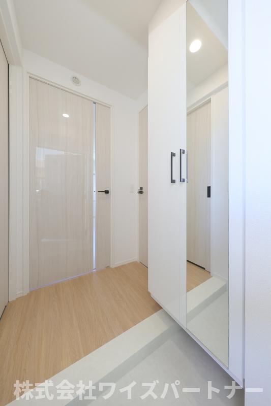 玄関　※同型タイプの為、現状優先