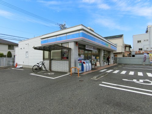 コンビニ　ローソン　浜寺石津町西4丁店（コンビニ）まで697m