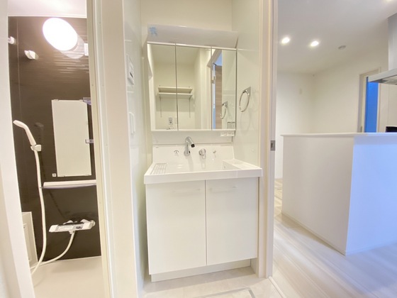 洗面設備　※別部屋の写真です