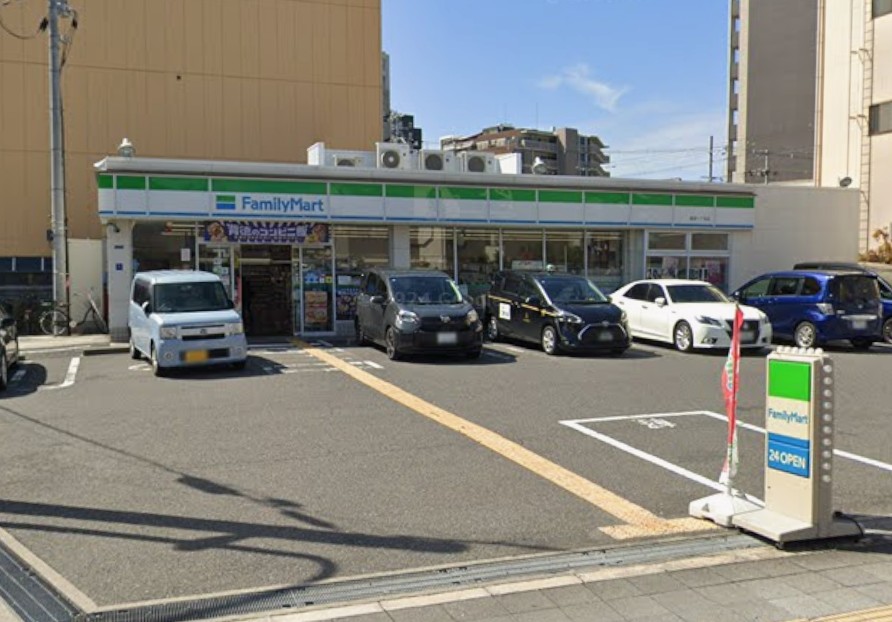 コンビニ　ファミリーマート桑津一丁目店（コンビニ）まで550m