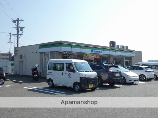 コンビニ　ファミリーマート 磐田新貝店（コンビニ）まで579m