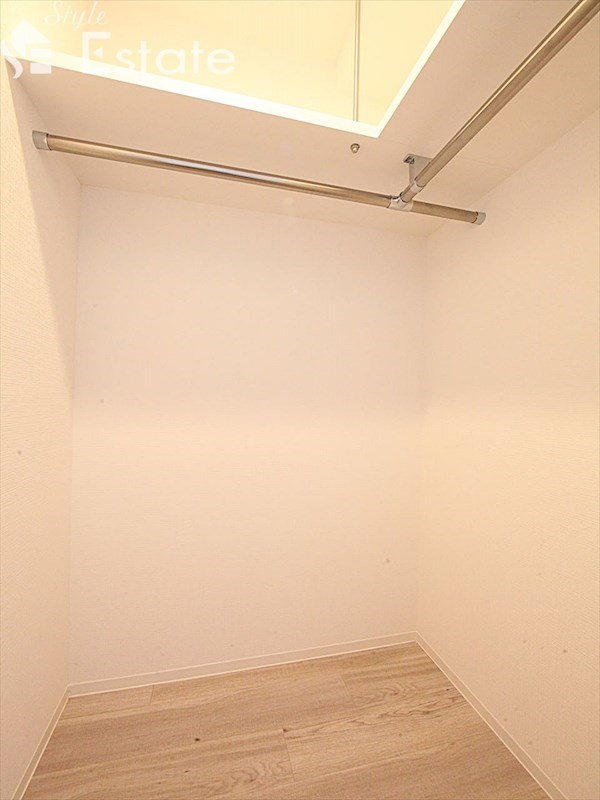 収納　ウォークインクローゼット