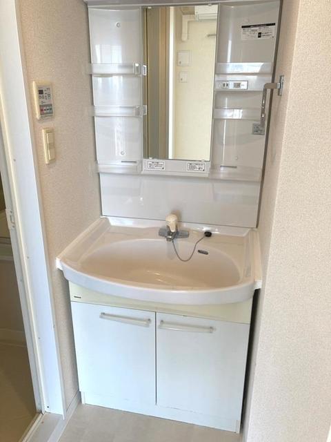 洗面設備　※写真は同タイプ住戸です。
