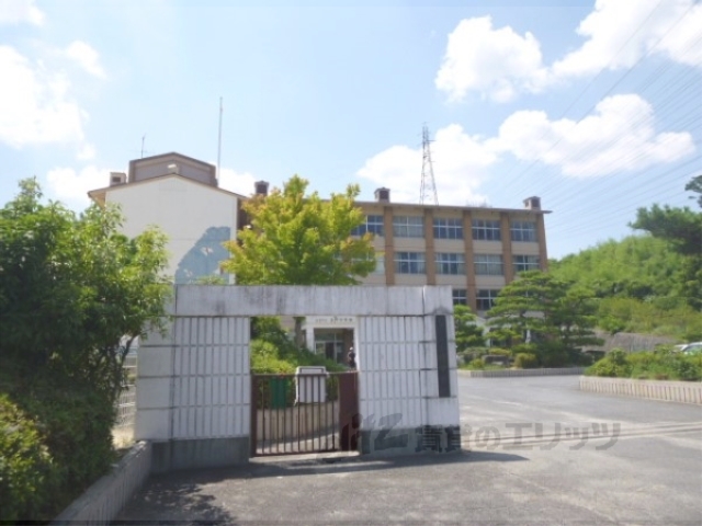 中学校　南郷中学校（中学校）まで650m