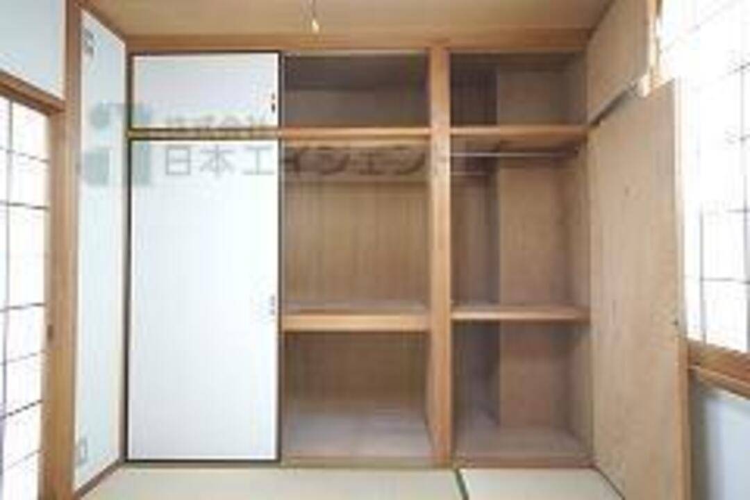 収納　押入れ
