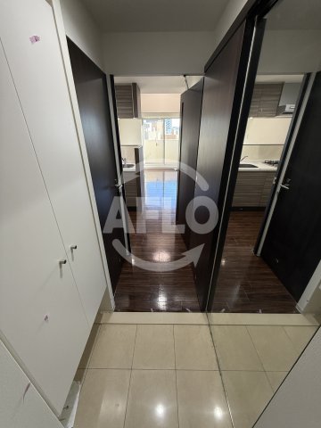 玄関　W.O.B.京橋　玄関