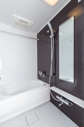 バス・シャワールーム　★ゆったりとできる広さの浴槽★