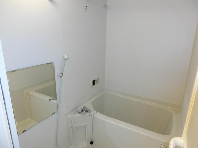 バス・シャワールーム　清潔感のあるバスルーム