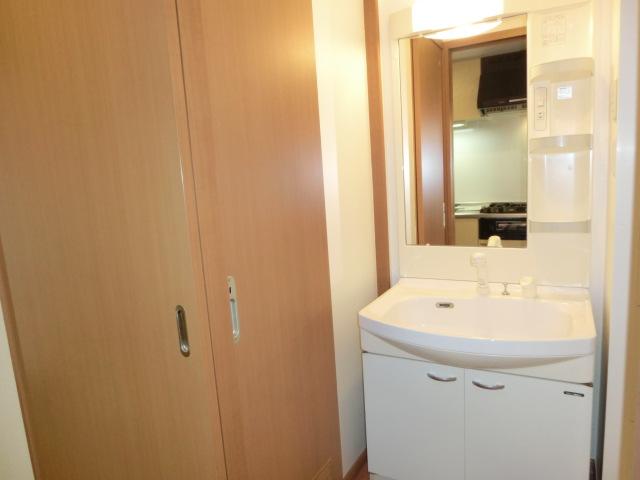 洗面設備　使いやすいシャンプードレッサー