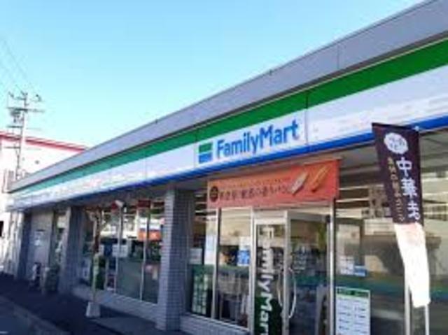 コンビニ　ファミリーマート姫路亀山店（コンビニ）まで291m