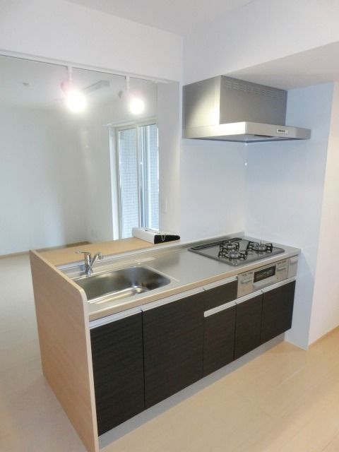 キッチン　３口ガスコンロ付のカウンターキッチンです。