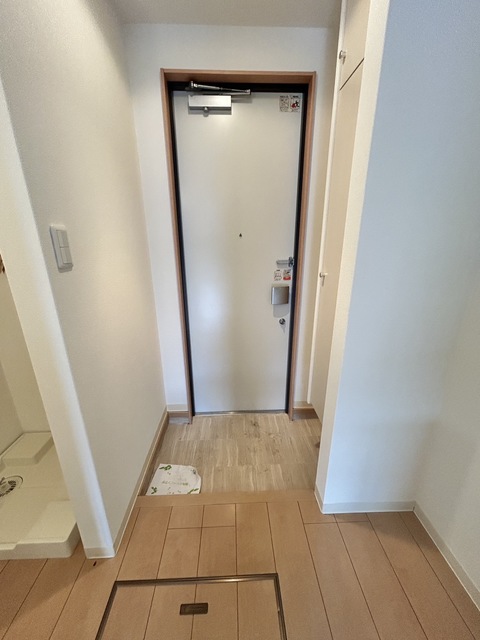 玄関　別部屋参考写真です