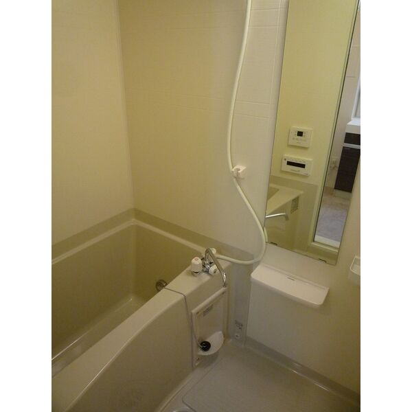 バス・シャワールーム　浴室乾燥機付きで便利♪