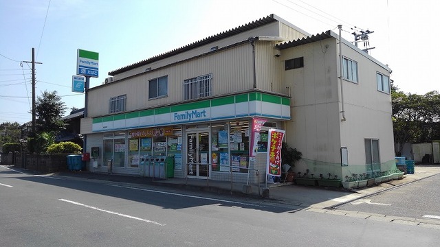 コンビニ　ファミリーマート（コンビニ）まで450m